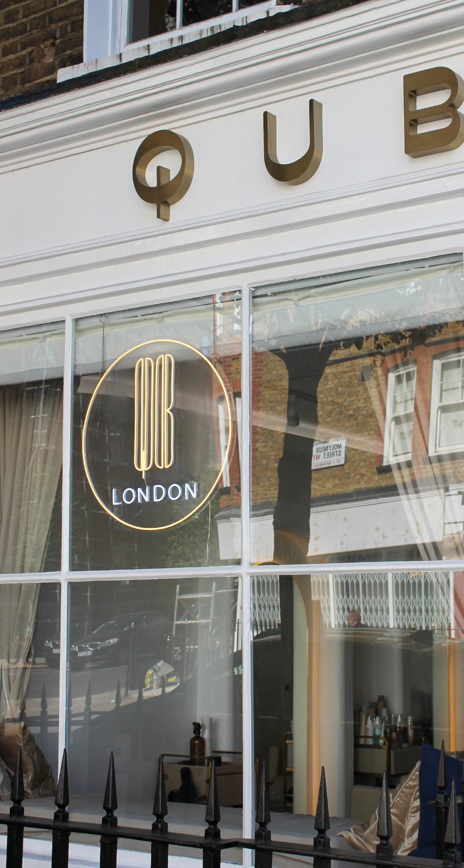 Qubea London salon and beauty atmosphere